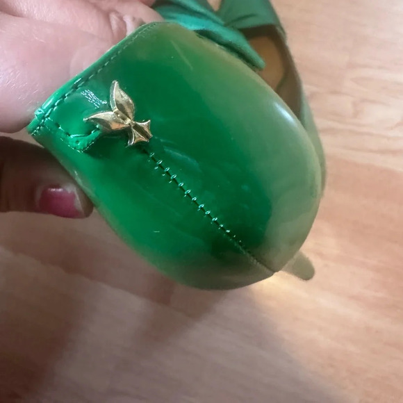 J.Renee Green Glossy Heels with Streamlined Silhouette New In Box Size 11 - Picture 5 of 9